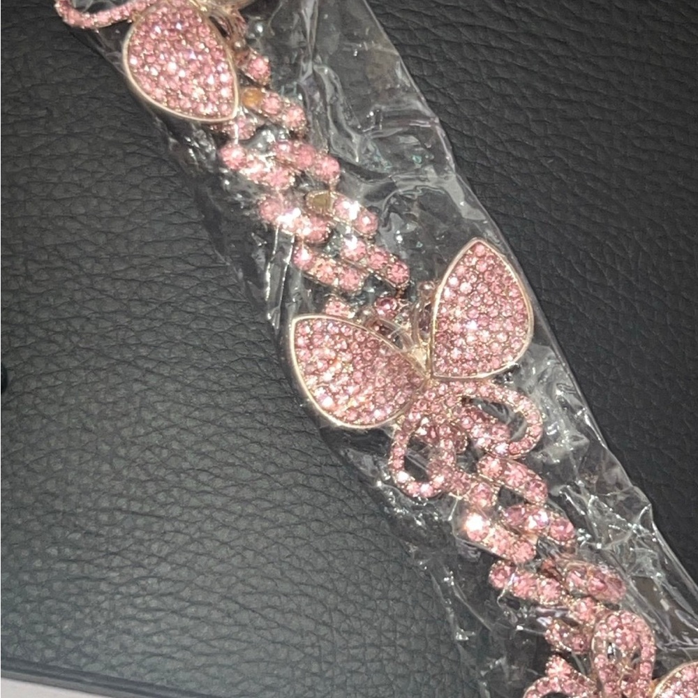 Elegant Pink Butterfly Accessory - Picture 2 of 2